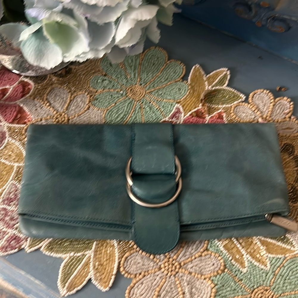 Hobo leather o-ring clutch
